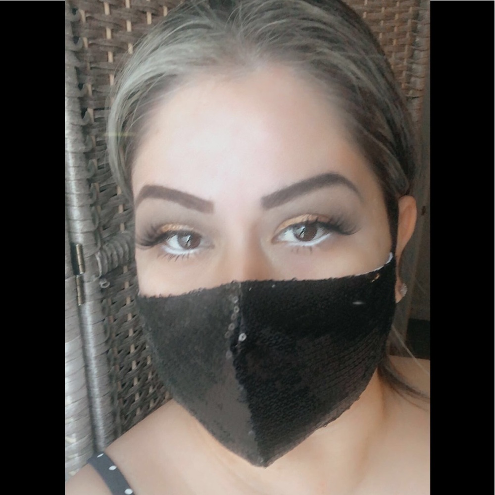 2-pcs Sequin Face Masks - Picture 5 of 16
